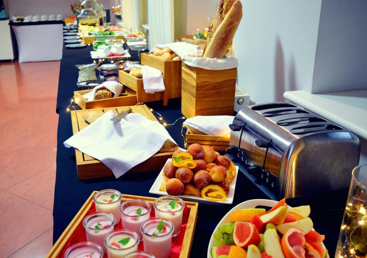 Tailor Hotel Sport & Conference モロンク エクステリア 写真