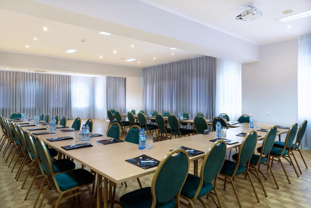 Tailor Hotel Sport & Conference モロンク エクステリア 写真
